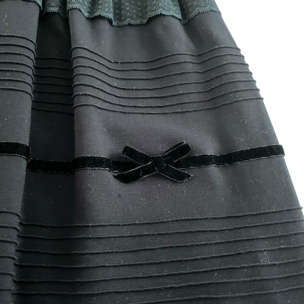 Red Valentino Black Short Sleeve Lace Velvet Trim Scalloped Knee Length Dress L - Picture 6 of 14